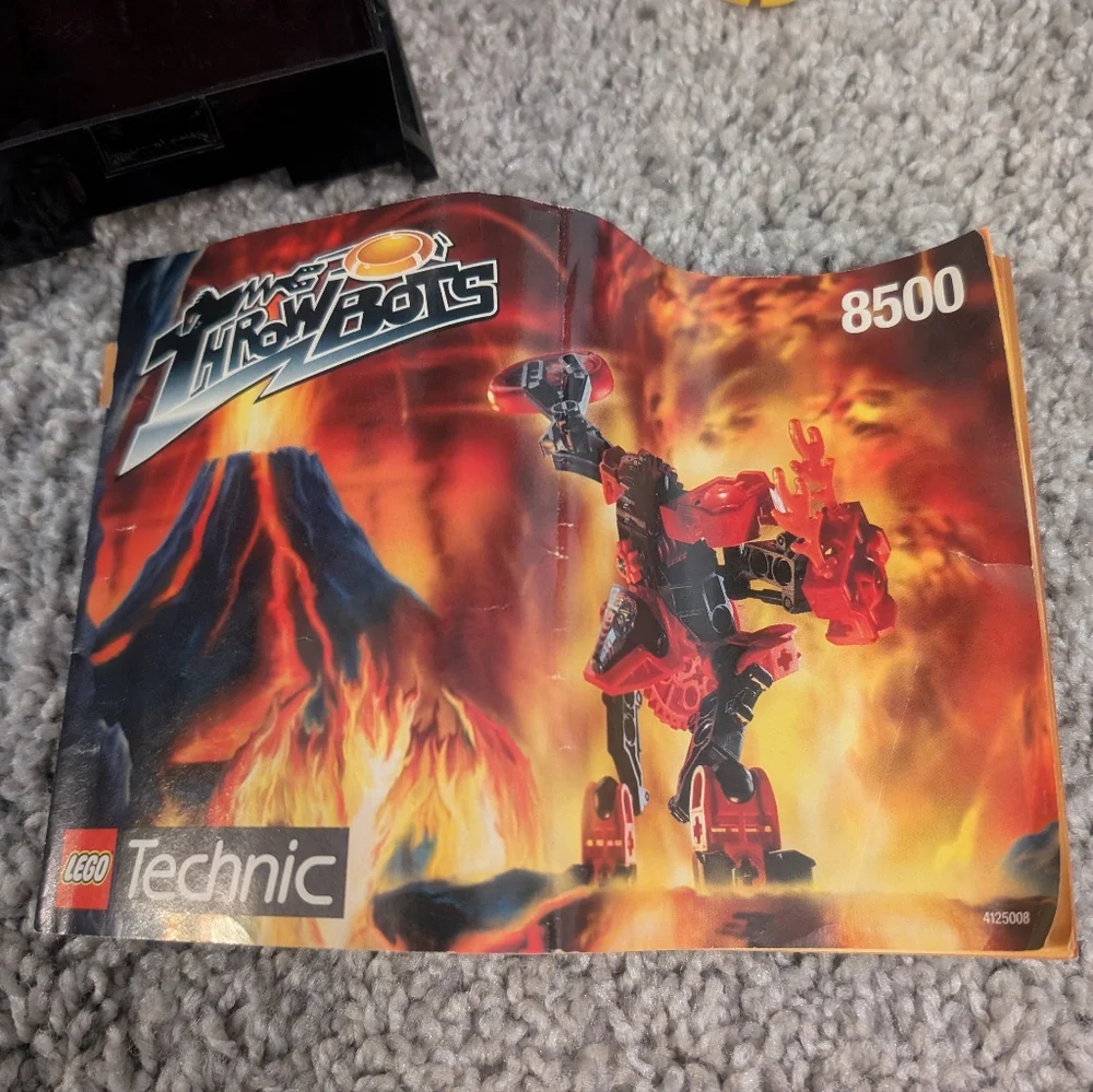 ⭐2/$25⭐Lego Technic Throwbot 8500 black red mech with storage box and manual - Picture 2 of 11